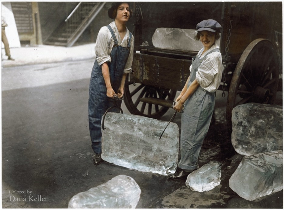 Girls delivering ice, 1918