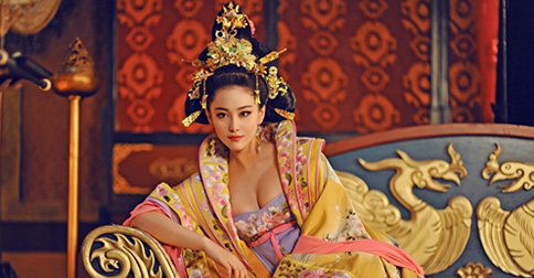 kineska kraljica-naslovna_majkatiitatkot